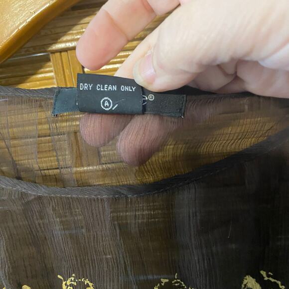 Karen Kane 100% Silk Sheer Blouse Boho Gold Baroque Print Top Size Small - Picture 7 of 9